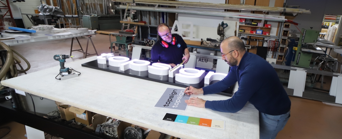 L'équipe Topsign dans l'atelier