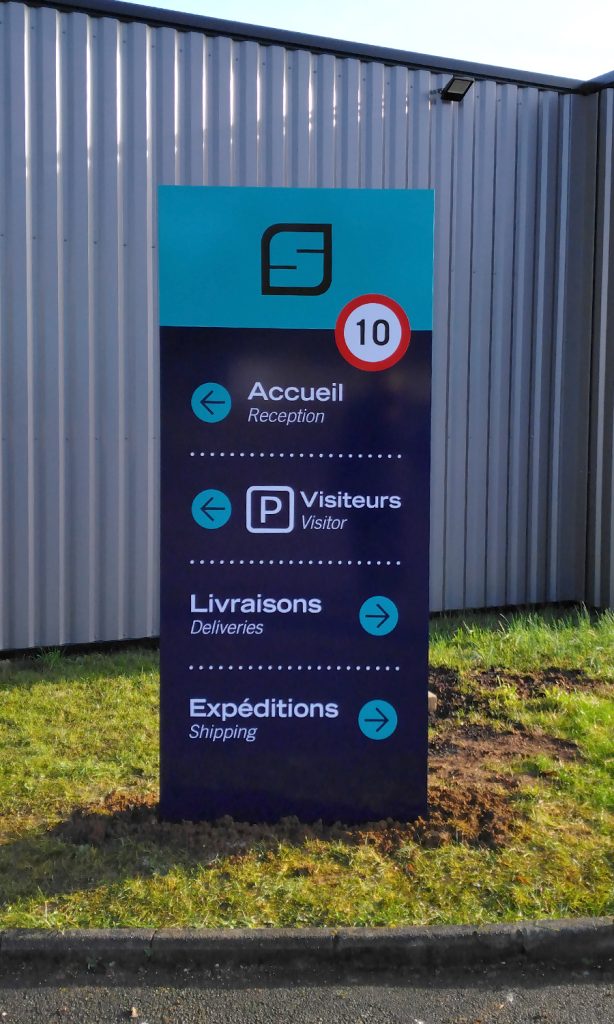 Totem non lumineux avec châssis et faces en aluminium - STATICE
